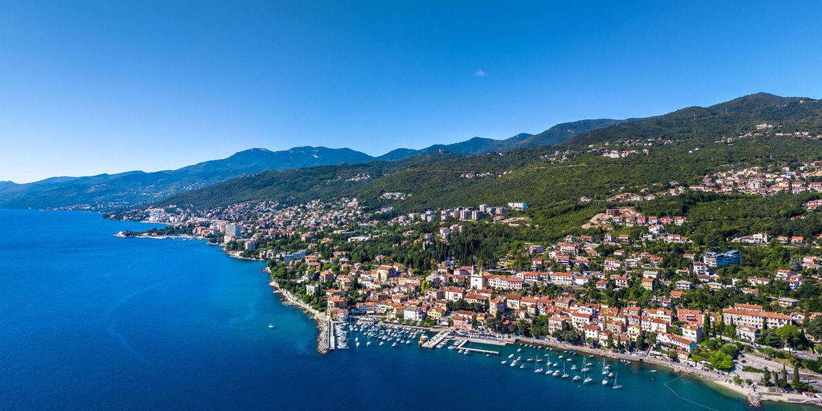 Kvarner Bay Tour with Opatija, Lovran and Local Specialties