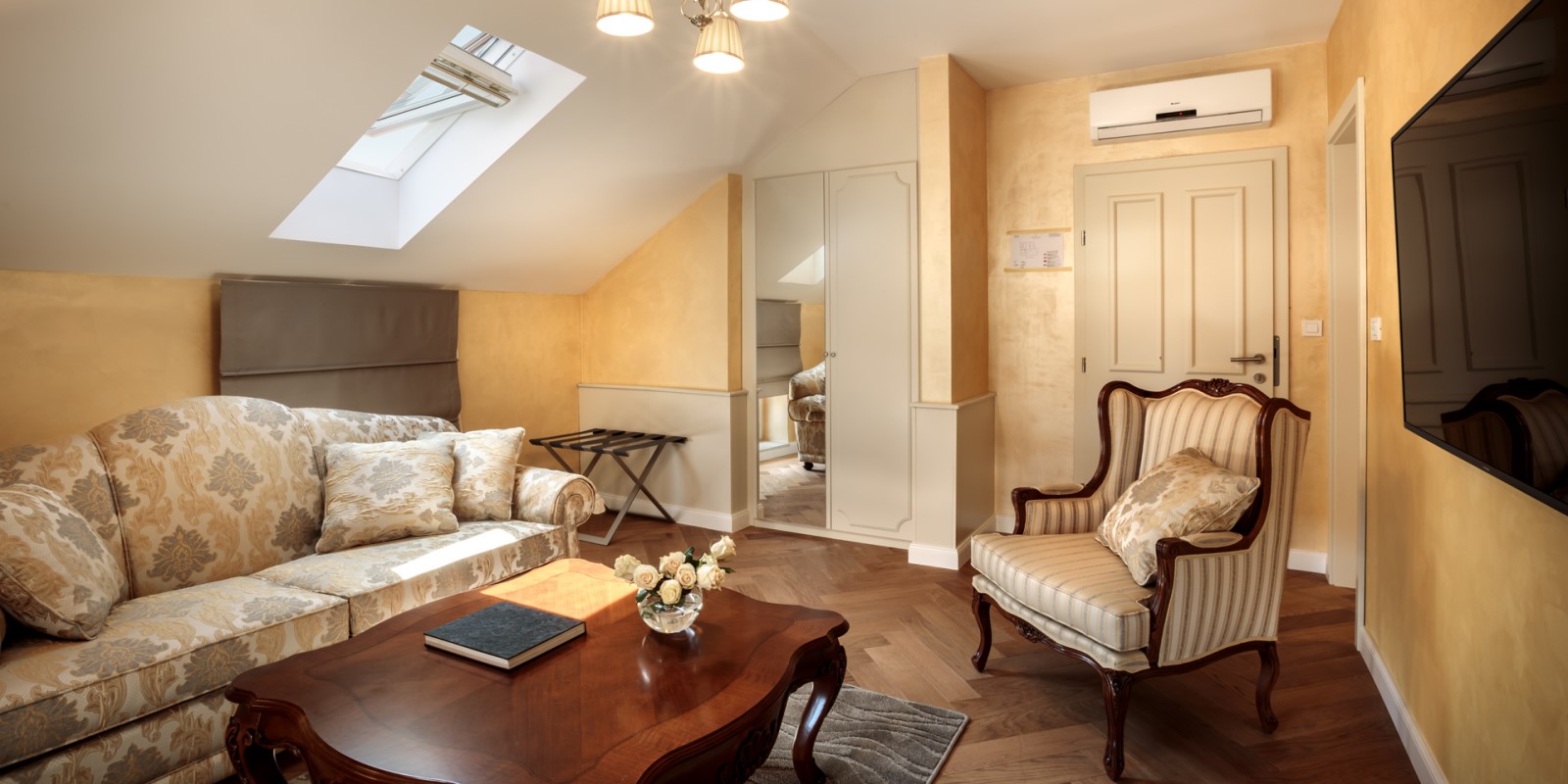 Riviera Summer Vibes